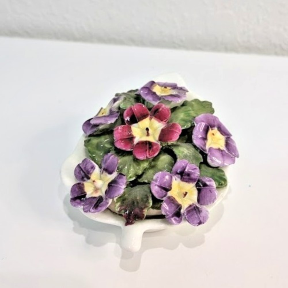 Aynsley England April Primrose Hand Painted Fine Bone China Flowers Vintage Leaf
